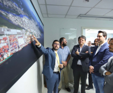 O governador Carlos Massa Ratinho Junior e o ministro de Infraestrutura, Tarcísio Freitas, assinaram nesta quinta-feira (27), às 10 horas, o contrato com a Klabin de arrendamento de área no Porto de Paranaguá, para movimentação de celulose. A assinatura será na sede administrativa do Porto de Paranaguá. 