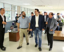 O governador Carlos Massa Ratinho Junior e o ministro de Infraestrutura, Tarcísio Freitas, assinaram nesta quinta-feira (27), às 10 horas, o contrato com a Klabin de arrendamento de área no Porto de Paranaguá, para movimentação de celulose. A assinatura será na sede administrativa do Porto de Paranaguá. 