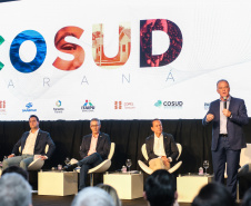 Goverandor Renato Casagrande do Estado do Espirito Santo  Governadores de sete estados participam neste sábado (29), em Foz do Iguaçu, do sexto encontro do Consórcio de Integração Sul e Sudeste (Cosud). O encontro acontece no Hotel Wish.   29/02/2020 -  Foto: Geraldo Bubniak/AEN