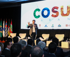 Palestra com o economista Eduardo Moreira. Governadores de sete estados participam neste sábado (29), em Foz do Iguaçu, do sexto encontro do Consórcio de Integração Sul e Sudeste (Cosud). O encontro acontece no Hotel Wish.   29/02/2020 -  Foto: Geraldo Bubniak/AEN