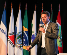 Palestra com o economista Eduardo Moreira. Governadores de sete estados participam neste sábado (29), em Foz do Iguaçu, do sexto encontro do Consórcio de Integração Sul e Sudeste (Cosud). O encontro acontece no Hotel Wish.   29/02/2020 -  Foto: Geraldo Bubniak/AEN