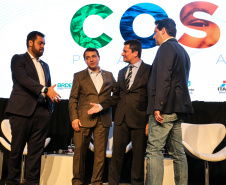 Governadores de sete estados participam neste sábado (29), em Foz do Iguaçu, do quinto encontro do Consórcio de Integração Sul e Sudeste (Cosud). O encontro acontece no Hotel Wish.   29/02/2020 -  Foto: Geraldo Bubniak/AEN