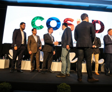 Governadores de sete estados participam neste sábado (29), em Foz do Iguaçu, do quinto encontro do Consórcio de Integração Sul e Sudeste (Cosud). O encontro acontece no Hotel Wish.   29/02/2020 -  Foto: Geraldo Bubniak/AEN