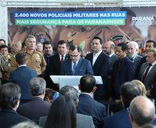 O governador Carlos Massa Ratinho Junior formalizou nesta terça-feira (03) o início do concurso para contratação de 2.400 policiais e bombeiros militares. Em solenidade no Palácio Iguaçu, o governador firmou o contrato com a Fundação da Universidade Federal do Paraná (Funpar), que será a responsável pela organização do concurso.
