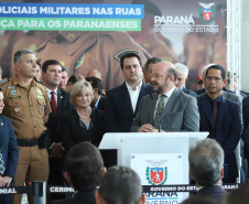 O governador Carlos Massa Ratinho Junior formalizou nesta terça-feira (03) o início do concurso para contratação de 2.400 policiais e bombeiros militares. Em solenidade no Palácio Iguaçu, o governador firmou o contrato com a Fundação da Universidade Federal do Paraná (Funpar), que será a responsável pela organização do concurso.