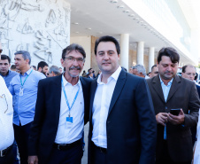 Veículos repassados pelo governador Ratinho Junior beneficiam 96 municípios e estão dentro da política de levar a saúde para mais perto das pessoas. Investimento foi de R$ 16,4 milhões e faz parte de um pacote que poderá abranger 1.500 equipamentos nos próximos meses.
Foto: Rodrigo Felix Leal