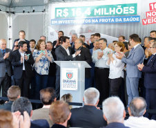 Veículos repassados pelo governador Ratinho Junior beneficiam 96 municípios e estão dentro da política de levar a saúde para mais perto das pessoas. Investimento foi de R$ 16,4 milhões e faz parte de um pacote que poderá abranger 1.500 equipamentos nos próximos meses.
Foto: Rodrigo Felix Leal
