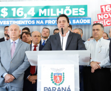 Veículos repassados pelo governador Ratinho Junior beneficiam 96 municípios e estão dentro da política de levar a saúde para mais perto das pessoas. Investimento foi de R$ 16,4 milhões e faz parte de um pacote que poderá abranger 1.500 equipamentos nos próximos meses.
Foto: Rodrigo Felix Leal