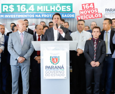 Veículos repassados pelo governador Ratinho Junior beneficiam 96 municípios e estão dentro da política de levar a saúde para mais perto das pessoas. Investimento foi de R$ 16,4 milhões e faz parte de um pacote que poderá abranger 1.500 equipamentos nos próximos meses.
Foto: Rodrigo Felix Leal