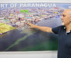 A empresa pública Portos do Paraná esteve presente no curso sobre o uso do Canal do Panamá como alternativa para o escoamento da produção até a Ásia, que começou segunda-feira e se encerrou nesta quarta-feira (4), na Cidade do Panamá. Nos três dias, representantes das autoridades portuárias de países da América Latina, agências e empresas do setor conheceram em detalhes este elo logístico mundial, vantagens e desvantagens dessa rota.Foto: Portos do Paraná