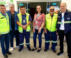 O Pátio de Triagem do Porto de Paranaguá foi sede nesta quarta-feira (04) da primeira edição do Porto em Ação em 2020. Organizado e coordenado pela empresa pública Portos do Paraná, o evento mensal leva até os caminhoneiros serviços e cuidados com a saúde, vacinação, orientação espiritual e palestras sobre trânsito e segurança. Foto: Portos do Paraná
