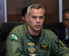 O Governador Carlos Massa Ratinho Junior acompanha nesta quarta-feira (4), o balanço das ações e dos atendimentos feitos durante a temporada Verão Maior 2019/2020, no Litoral e no Interior do Estado. Acompanhado do o secretário da Segurança Pública, Romulo Marinho, coordenador do Verão Maior.   Curitiba, 04/03/2020 - Foto: Geraldo Bubniak/AEN