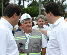 Depois de mais de 30 anos de espera pela população, as obras de duplicação da PR-092, a Rodovia dos Minérios, estão saindo do papel. O governador Carlos Massa Ratinho Junior vistoriou as obras nesta quinta-feira (05), no trecho entre Curitiba e Almirante Tamandaré. 