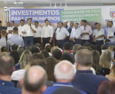 O governador Carlos Massa Ratinho Junior em reunião com prefeitos da AMSULPAR e visita as obras da ponte José Richa
Foto Gilson Abreu/Aen
