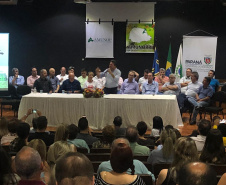 A Secretaria do Desenvolvimento Sustentável e do Turismo e o Instituto Água e Terra promoveram nessa quinta e sexta-feira (05 e 06), em Cornélio Procópio e Arapongas, o evento Caravana do ICMS Ecológico. O objetivo dos encontros foi apresentar aos municípios como funcionam os cálculos do ICMS Ecológico por biodiversidade e por mananciais, quais são os benefícios que este instrumento pode gerar aos municípios, os critérios para participar e as metodologias utilizadas nos cálculos. Foto:SEDEST