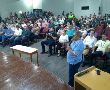 Gerente Renato Bueno fala dos investimentos feitos na cidade. Foto: Sanepar
