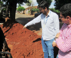  Gorzoni e Amado vistoriam obras da Sanepar em Ourizona. Foto: Sanepar