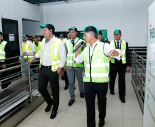 O Grupo Heineken confirmou novos investimentos no Paraná. Em cerimônia com o governador Carlos Massa Ratinho Junior, nesta quarta-feira (11), na unidade da indústria, em Ponta Grossa, a cervejaria anunciou que vai destinar R$ 865 milhões até 2021 para a ampliação da produção da planta, concentrada em rótulos como Heineken e Amstel. Serão 600 novos empregos entre diretos e indiretos.