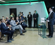 O Grupo Heineken confirmou novos investimentos no Paraná. Em cerimônia com o governador Carlos Massa Ratinho Junior, nesta quarta-feira (11), na sede da indústria, em Ponta Grossa, a cervejaria anunciou que vai destinar R$ 865 milhões até 2021 para a ampliação da produção da planta, concentrada em rótulos como Heineken e Amstel. Serão 600 novos empregos entre diretos e indiretos. O empreendimento tem o apoio do Governo do Estado por meio do Programa Paraná Competitivo.