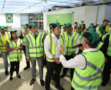 O Grupo Heineken confirmou novos investimentos no Paraná. Em cerimônia com o governador Carlos Massa Ratinho Junior, nesta quarta-feira (11), na sede da indústria, em Ponta Grossa, a cervejaria anunciou que vai destinar R$ 865 milhões até 2021 para a ampliação da produção da planta, concentrada em rótulos como Heineken e Amstel. Serão 600 novos empregos entre diretos e indiretos. O empreendimento tem o apoio do Governo do Estado por meio do Programa Paraná Competitivo.