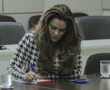 Uma videoconferência realizada em Curitiba nesta quarta-feira (11) deu continuidade às discussões para o desenvolvimento urbano sustentável em uma Nova Agenda Urbana (NAU), que pretende tornar as cidades e os assentamentos urbanos inclusivos, seguros, resilientes e sustentáveis. Participaram os secretários de Estado do Desenvolvimento Urbano e de Obras Públicas, João Carlos Ortega, e do Planejamento, Valdemar Bernardo Jorge, representantes da ONU-Habitat e outras entidades envolvidas.