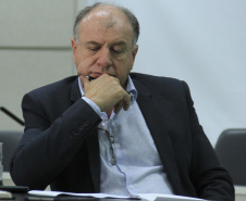 Uma videoconferência realizada em Curitiba nesta quarta-feira (11) deu continuidade às discussões para o desenvolvimento urbano sustentável em uma Nova Agenda Urbana (NAU), que pretende tornar as cidades e os assentamentos urbanos inclusivos, seguros, resilientes e sustentáveis. Participaram os secretários de Estado do Desenvolvimento Urbano e de Obras Públicas, João Carlos Ortega, e do Planejamento, Valdemar Bernardo Jorge, representantes da ONU-Habitat e outras entidades envolvidas.