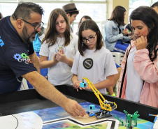Oficina de robótica alia tecnologia e habilidades sociais. Foto:SEED