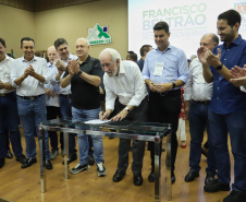 Francisco Beltrão, no Sudoeste do Estado, é a capital do Estado. O vice-governador Darci Piana assinou nesta sexta-feira (13) o decreto de transferência da capital administrativa do Paraná para o município e inaugurou a agenda de despachos e liberações do Poder Executivo com lideranças políticas e empresariais da região.