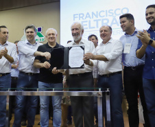 Francisco Beltrão, no Sudoeste do Estado, é a capital do Estado. O vice-governador Darci Piana assinou nesta sexta-feira (13) o decreto de transferência da capital administrativa do Paraná para o município e inaugurou a agenda de despachos e liberações do Poder Executivo com lideranças políticas e empresariais da região.