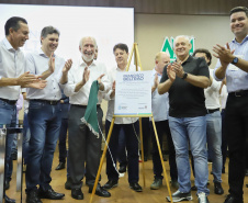 Francisco Beltrão, no Sudoeste do Estado, é a capital do Estado. O vice-governador Darci Piana assinou nesta sexta-feira (13) o decreto de transferência da capital administrativa do Paraná para o município e inaugurou a agenda de despachos e liberações do Poder Executivo com lideranças políticas e empresariais da região.