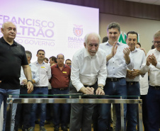 O Governo do Estado destina R$ 13,6 milhões para 21 municípios da Região Sudoeste do Paraná. Os recursos são para a execução de obras estruturantes e novos investimentos na área da saúde. O anúncio foi feito pelo vice-governador Darci Piana nesta sexta-feira (13), dentro da agenda de transferência da sede do governo para Francisco Beltrão.