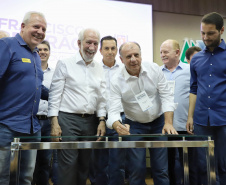 O Governo do Estado destina R$ 13,6 milhões para 21 municípios da Região Sudoeste do Paraná. Os recursos são para a execução de obras estruturantes e novos investimentos na área da saúde. O anúncio foi feito pelo vice-governador Darci Piana nesta sexta-feira (13), dentro da agenda de transferência da sede do governo para Francisco Beltrão.