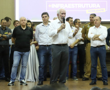O Governo do Estado destina R$ 13,6 milhões para 21 municípios da Região Sudoeste do Paraná. Os recursos são para a execução de obras estruturantes e novos investimentos na área da saúde. O anúncio foi feito pelo vice-governador Darci Piana nesta sexta-feira (13), dentro da agenda de transferência da sede do governo para Francisco Beltrão.