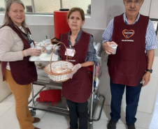 
O Paraná conquistou o primeiro lugar do Prêmio Pátria Voluntária, do Ministério da Cidadania. O Estado foi vencedor com os voluntários que atuaram no Complexo Hospitalar do Trabalhador e também na classificação geral da gincana. Foto:SESA
