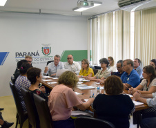 Equipe técnica da Secretaria de Estado da Saúde e médicos de diversos órgãos, instituições de ensino e hospitalares, produziram uma série de recomendações para o enfrentamento da pandemia pelo coronavírus. A reunião teve como proposta a elaboração de documento complementar e detalhado sobre estratégias e ações para os cenários possíveis na evolução e crescimento de casos da Covid-19 no Paraná. Foto:SESA