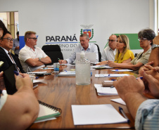 Equipe técnica da Secretaria de Estado da Saúde e médicos de diversos órgãos, instituições de ensino e hospitalares, produziram uma série de recomendações para o enfrentamento da pandemia pelo coronavírus. A reunião teve como proposta a elaboração de documento complementar e detalhado sobre estratégias e ações para os cenários possíveis na evolução e crescimento de casos da Covid-19 no Paraná. Foto:SESA