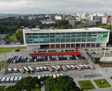 A entrega é parte de um amplo pacote de novos veículos, que atendem a Polícia Militar, a Polícia Civil e o Corpo de Bombeiros. Nesse momento, no entanto, eles vão apoiar ações em conjunto com a sociedade civil para conter a circulação do novo coronavírus (Covid-19).

Foto: Gilson Abreu/AEN