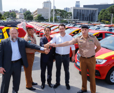 A entrega é parte de um amplo pacote de novos veículos, que atendem a Polícia Militar, a Polícia Civil e o Corpo de Bombeiros. Nesse momento, no entanto, eles vão apoiar ações em conjunto com a sociedade civil para conter a circulação do novo coronavírus (Covid-19).
