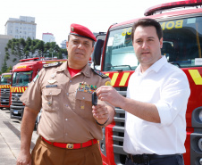 A entrega é parte de um amplo pacote de novos veículos, que atendem a Polícia Militar, a Polícia Civil e o Corpo de Bombeiros. Nesse momento, no entanto, eles vão apoiar ações em conjunto com a sociedade civil para conter a circulação do novo coronavírus (Covid-19).
