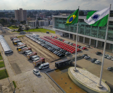 A entrega é parte de um amplo pacote de novos veículos, que atendem a Polícia Militar, a Polícia Civil e o Corpo de Bombeiros. Nesse momento, no entanto, eles vão apoiar ações em conjunto com a sociedade civil para conter a circulação do novo coronavírus (Covid-19).

Foto: José Fernando Ogura/AEN