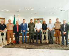 Uma série de iniciativas foram apresentadas ao governador durante reunião com equipes do Estado nesta quarta-feira, no Palácio Iguaçu. As medidas passam por avaliação do aspecto legal e devem ser divulgadas o mais breve possível.
