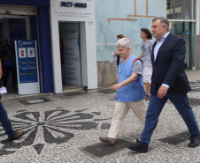 
Procon-PR notifica estabelecimentos por preços abusivos nas compras de álcool em gel e máscaras . Foto:SEJUF