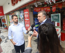 
Procon-PR notifica estabelecimentos por preços abusivos nas compras de álcool em gel e máscaras . Foto:SEJUF