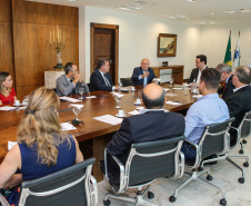 O Governador Carlos Massa Ratinho Junior recebe nesta quinta-feira (19),  representantes do Tribunal de Contas, Ministério Publico, Assembléia Legislativa e secretários de Estado para reunião de efeitos da Pandemia no Estado,  Curitiba, 19/03/2020 - Foto: Geraldo Bubniak/AEN