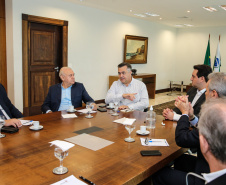 O Governador Carlos Massa Ratinho Junior recebe nesta quinta-feira (19),  representantes do Tribunal de Contas, Ministério Publico, Assembléia Legislativa e secretários de Estado para reunião de efeitos da Pandemia no Estado,  Curitiba, 19/03/2020 - Foto: Geraldo Bubniak/AEN