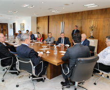 O Governador Carlos Massa Ratinho Junior recebe nesta quinta-feira (19),  representantes do Tribunal de Contas, Ministério Publico, Assembléia Legislativa e secretários de Estado para reunião de efeitos da Pandemia no Estado,  Curitiba, 19/03/2020 - Foto: Geraldo Bubniak/AEN