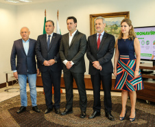 O Governador Carlos Massa Ratinho Junior recebe nesta quinta-feira (19),  representantes do Tribunal de Contas, Ministério Publico, Assembléia Legislativa e secretários de Estado para reunião de efeitos da Pandemia no Estado,  Curitiba, 19/03/2020 - Foto: Geraldo Bubniak/AEN