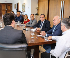 O Governador Carlos Massa Ratinho Junior recebe nesta quinta-feira (19),  representantes do Tribunal de Contas, Ministério Publico, Assembléia Legislativa e secretários de Estado para reunião de efeitos da Pandemia no Estado,  Curitiba, 19/03/2020 - Foto: Geraldo Bubniak/AEN