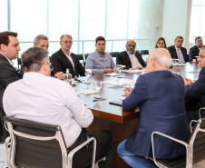 O Governador Carlos Massa Ratinho Junior recebe nesta quinta-feira (19),  representantes do Tribunal de Contas, Ministério Publico, Assembléia Legislativa e secretários de Estado para reunião de efeitos da Pandemia no Estado,  Curitiba, 19/03/2020 - Foto: Geraldo Bubniak/AEN