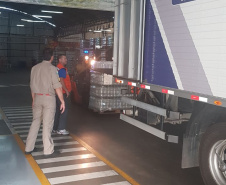 Estado recebe doação e vai distribuir 52 mil litros de álcool a entidades. Foto: Defesa Civil